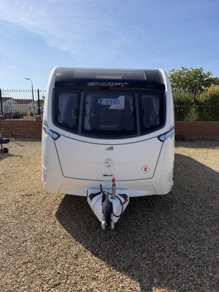 2017 Swift Conqueror 645